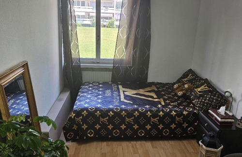 Lyss Casa | Gemütliches Zimmer in ruhiger Umgebung in Privatwohnung