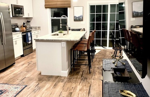 Oakley Casa | Gem of the Blue Mountains! 6 min to Biltmore,10 min to downtown. High speed WIFI