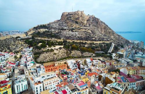 Alicante City Centre Casa | Gema histórica en Santa Cruz Doble Terraza Vistas
