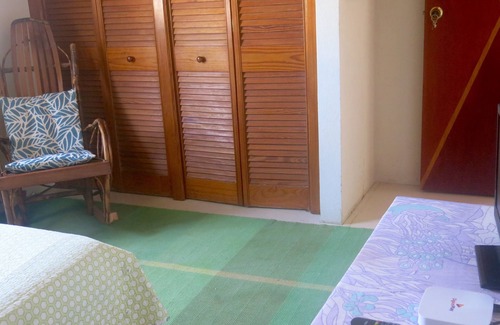 Inch Marlowe Casa | Gemini House Bed & Breakfast