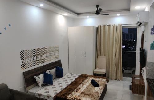 Noida Apartamento | Gen Z# Couple Friendly Relax & Comfy Condo