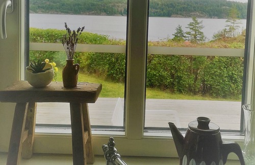Tanum O Casa | Generous house by the lake, free WIFI,Boat,8 pers.,fireplace, close to nature