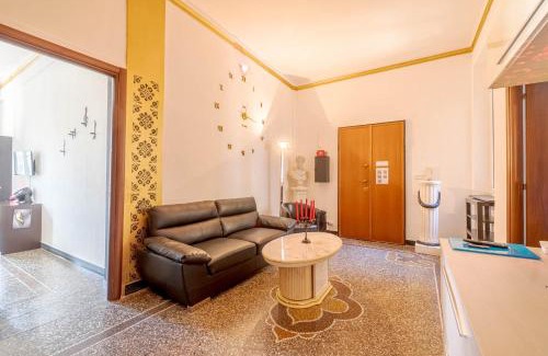 Lagaccio Apartamento | Genova La Fortuna Roomy Apt & Panoramic Balcony