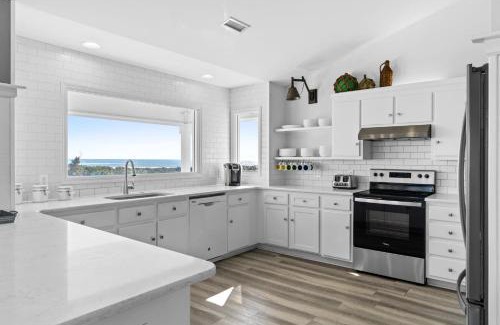 Holden Beach Casa | Genuine Holden Beach Ocean front with private pool and great beach views