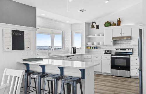 Holden Beach Casa | Genuine Holden Beach Ocean front with private pool and great beach views