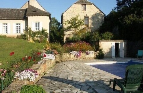 Espalion Cabaña | Casa rural con mucho estilo, independiente, tranquila, piscina de 11x5 m, con vista