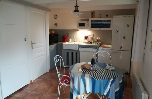 Tregunc Casa | Genuine standing-stone penty 1.5 km from the beach and wild coastline