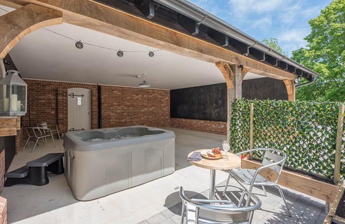 Ipswich Apartamento | Geoff's Rest at Pond Hall Farm in Hadleigh with Private Hot Tub