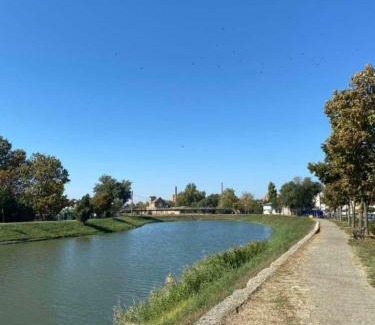 Zrenjanin Apartamento | Georg