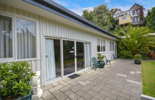 Dunedin City Centre Hotel | George Street Motel Apartments