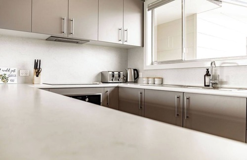 Stieglitz Apartamento | Georges Bay Bungalow - Family and Pet Friendly