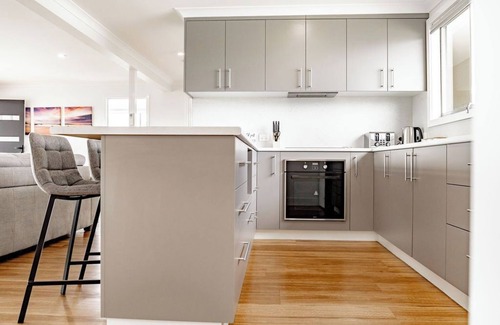 Stieglitz Apartamento | Georges Bay Bungalow - Family and Pet Friendly