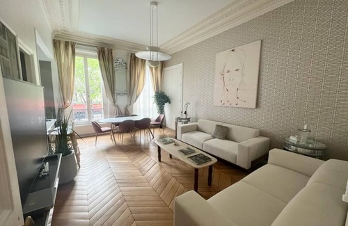 Champs-Elysees Apartamento | Georges V Montaigne