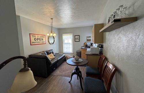 Historic District Apartamento | Georgetown Historic St James Hotel penthouse suite right in historic Downtown!