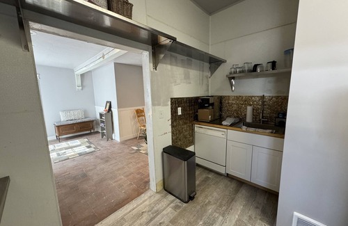 Historic District Apartamento | Georgetown Historic St James Hotel penthouse suite right in historic Downtown!