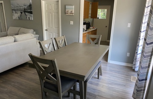 Collingwood Casa | Georgian Bay Cozy 4 Bedroom House by the water