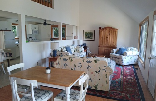 Georgian Bluffs Cabaña | Georgian Bay Waterfront Home / Cottage: Spectacular Escarpment and Island Views