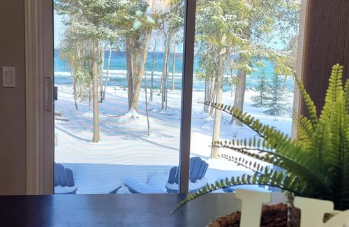 Meaford Casa | Georgian Blue Lakehouse