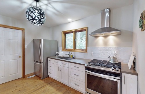 Tiny Cabaña | GeorgianBayCottage|Family-sized(Pet Friendly)