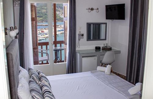Skopelos Hotel | GEORGIOS L