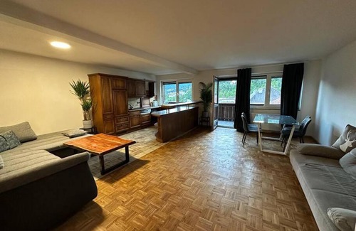 Imst Apartamento | Geräumige rustikale Tiroler Wohnung 1-8 Personen