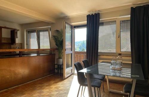 Imst Apartamento | Geräumige rustikale Tiroler Wohnung 1-8 Personen