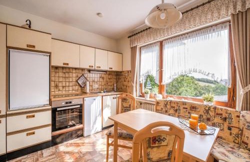 Titmaringhausen Apartamento | Geräumiges Apartment am Waldrand im Sauerland