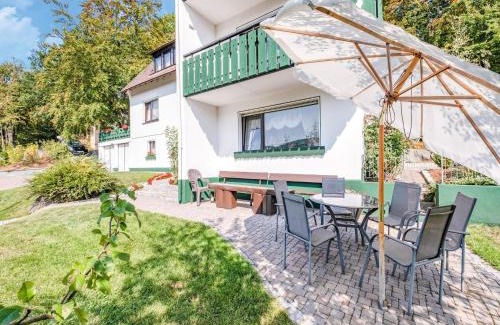 Titmaringhausen Apartamento | Geräumiges Apartment am Waldrand im Sauerland