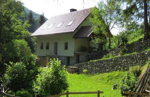 Tolmin Casa | Geräumiges Ferienhaus Inmitten Der Natur