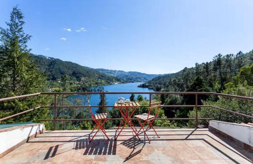 Vilar da Veiga Casa | Gerês Mountain Lake Views by Gerês Casas