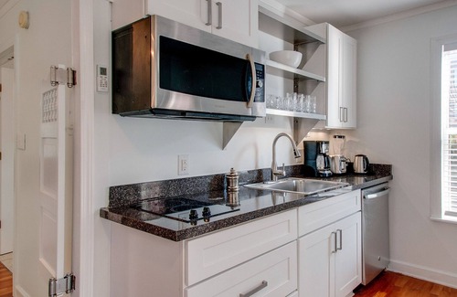 Salemtown Apartamento | Piso totalmente amueblado con jardín / 1 suite BR + terraza / estacionamiento / Germantown