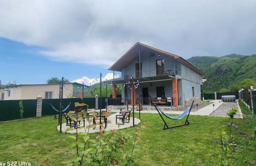 Likani Apartamento | Gesh House