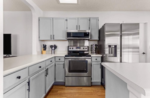 Heritage Casa | Near SeaWorld & BMT Lackland, Foosball, Outdoor Games, Dog Friendly & Fenced Yard, Workspace
