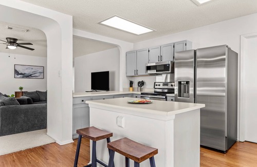 Heritage Casa | Near SeaWorld & BMT Lackland, Foosball, Outdoor Games, Dog Friendly & Fenced Yard, Workspace