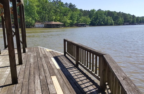 Mount Gilead Casa | La vida es BUENA en el lago: ¡disfruta de los colores del otoño y relájate con amigos!