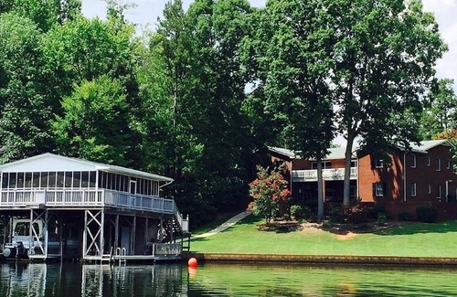 Mount Gilead Casa | La vida es BUENA en el lago: ¡disfruta de los colores del otoño y relájate con amigos!