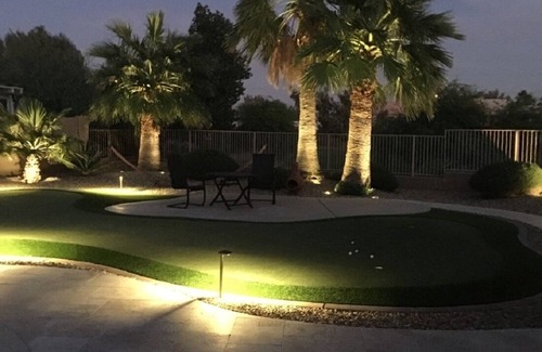 Coyote Lakes Casa | ¡Escápate al sol! Casa para alquilar con piscina jacussi en patio trasero en campo de golf