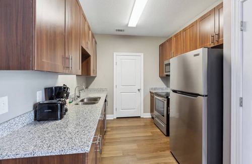 Tifton Apartamento | Get comfortable and enjoy plenty of extra room at this spacious place