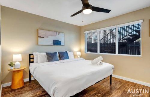 Hancock Apartamento | Get Comfy Memory Foam Beds and Tub in Central ATX