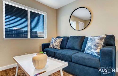 Hancock Apartamento | Get Comfy Memory Foam Beds and Tub in Central ATX