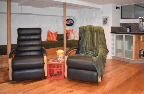 West Hobart Apartamento | Get Funky in the heart of Hobart. The Funky Den. Parking!