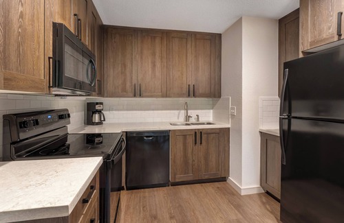 Sapphire Complejo | Get Ready for Adventure! 3 Pools, Free Parking, Minutes to Ski Sapphire Valley