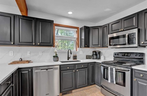 Gouldsboro Chalet De Esquí | Getaway Chalet hot tub,game room, peloton, ev charger