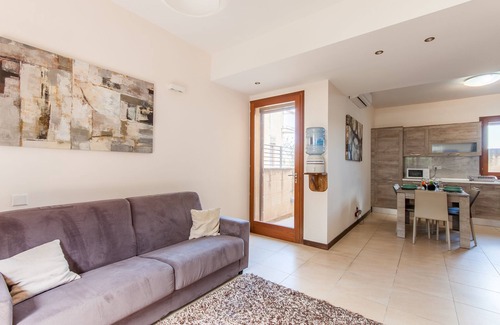 Ghajnsielem Casa | Getaway Npetto Gozitan Villa, Mġarr Gozo, Malta