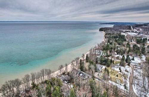Northport Casa | Getaway on Crystal Clear Lake Main and Guest House!