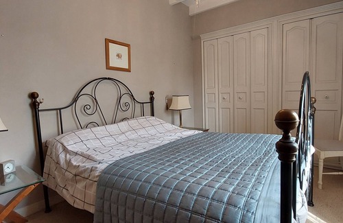 Saint-Valerien Casa | Getaway rural holiday home for rent!