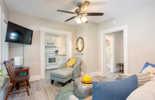 Crescent Lake Cabaña | ★Getaway!★Stocked+2Bikes★beach just short drive away ★WorkfromHome