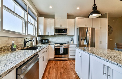 Woodfin Casa | Getaway – Quiet, Clean & Cozy