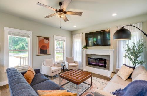 Asheville Casa | Getaway with Fire Pit 3 Mi to River Arts District!