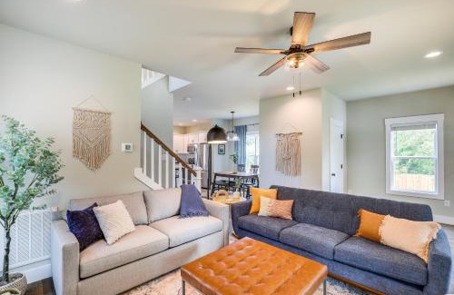 Asheville Casa | Getaway with Fire Pit 3 Mi to River Arts District!